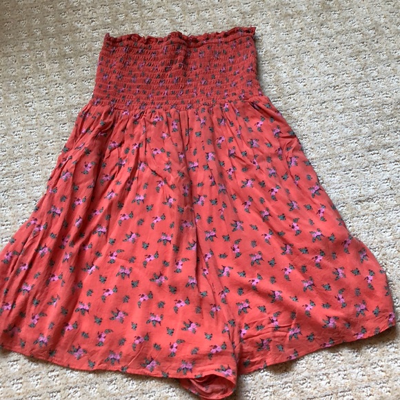 Strapless pocketed romper from Urban - Picture 2 of 4